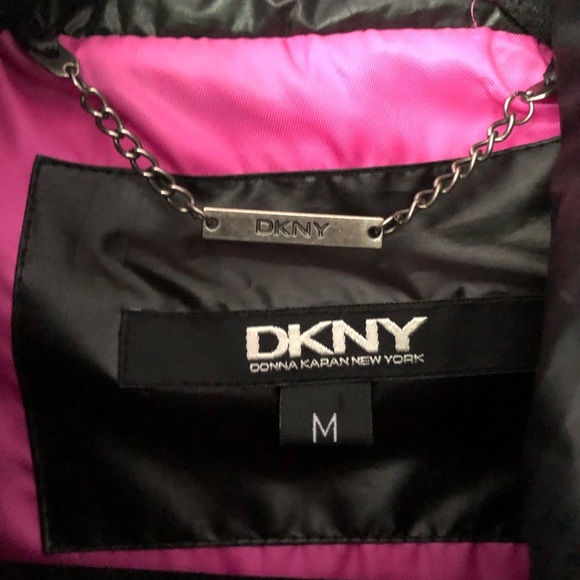 DKNY Short Black & Hot Pink Puffer Winter Coat Size Medium - Picture 5 of 5